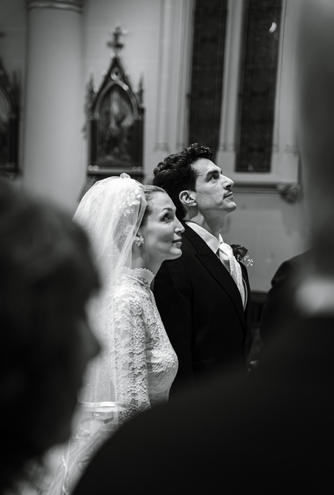 Fede y Romi en una escalinata
